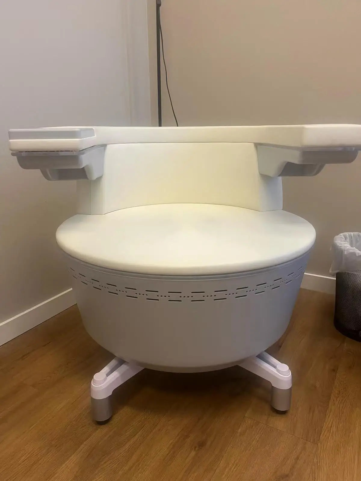 2025 EMS Electromagnetic Non-Invasive Treatment Urinar Postpartum Repair Chair Pelvic Floor Muscle Stimulator Exerciser Machine